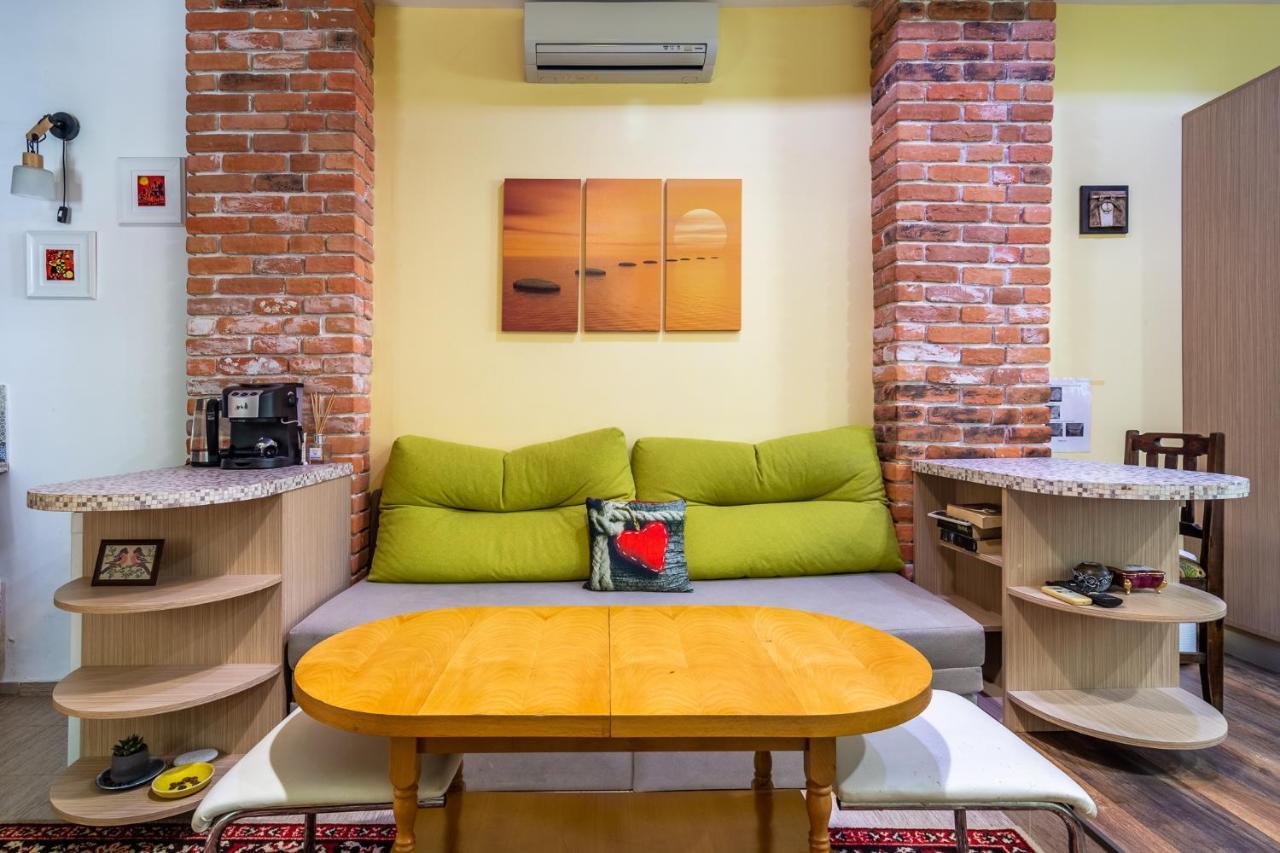 Barcelona Colorful Central Studio W Green Backyard صوفيا المظهر الخارجي الصورة