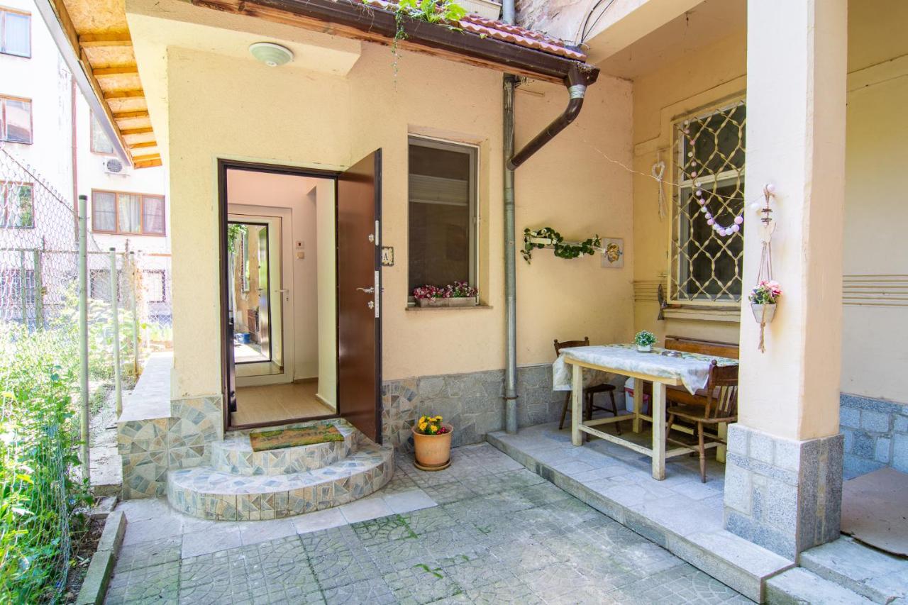 Barcelona Colorful Central Studio W Green Backyard صوفيا المظهر الخارجي الصورة